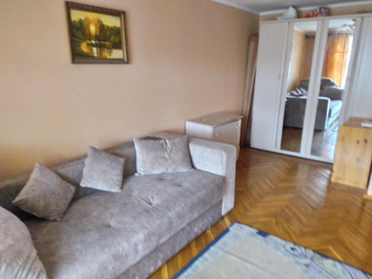 Apartment On Oktyabrskaya 105 Babrujsk Esterno foto